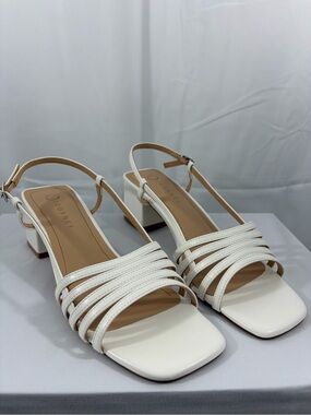 NWT Journee Collection Women’s Size 10W White Strappy Slingback 2.5 Inch Heels